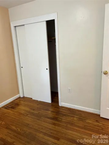 11 Mountain Road Hendersonville NC 28791