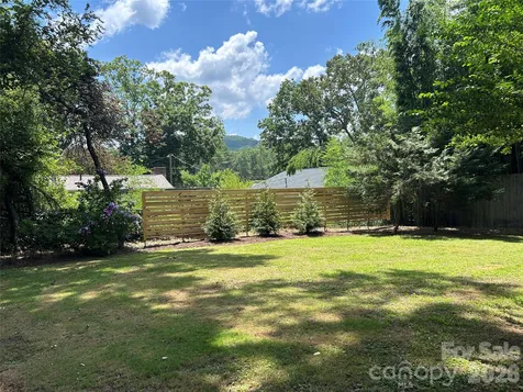 11 Mountain Road Hendersonville NC 28791