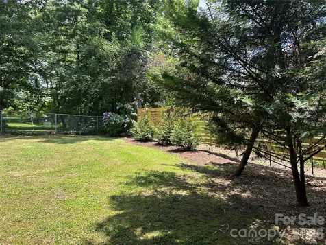 11 Mountain Road Hendersonville NC 28791