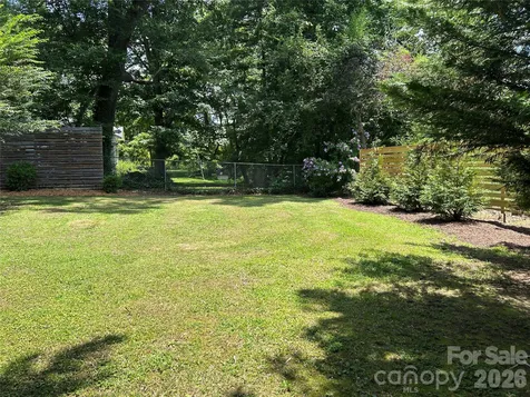 11 Mountain Road Hendersonville NC 28791
