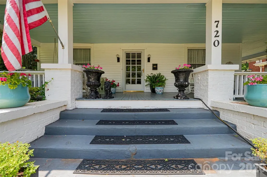 720 N Main Avenue Newton NC 28658