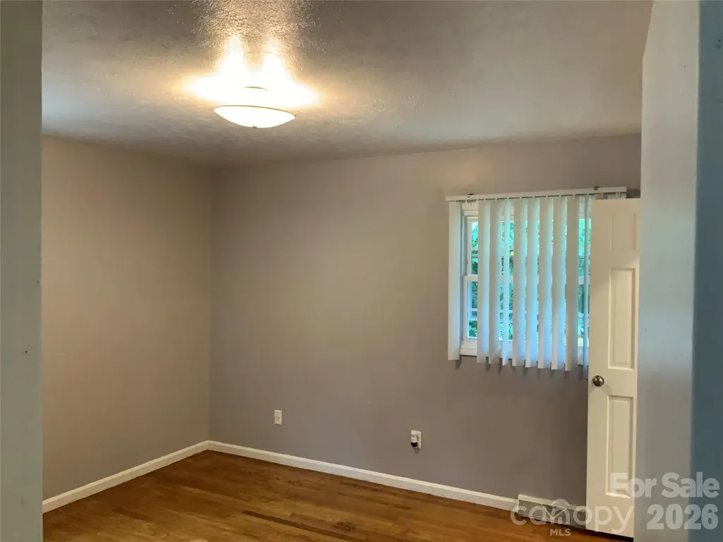 44 Rathfarnham Road Asheville NC 28803