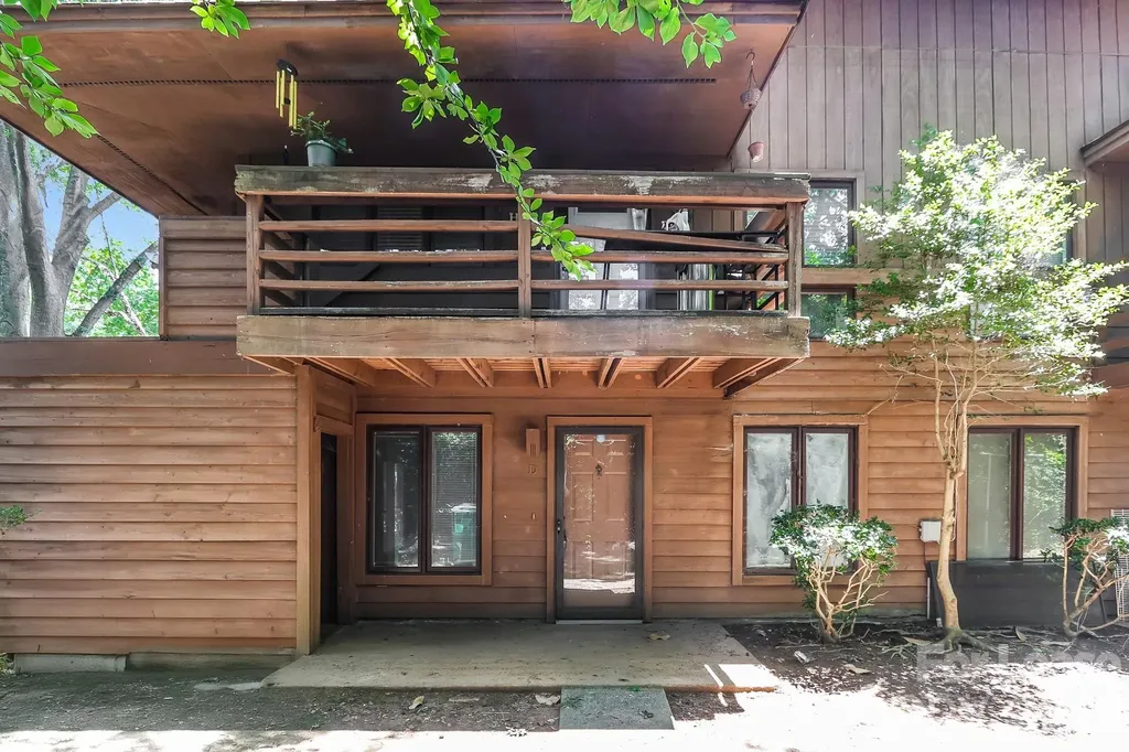 1832 J Julian Lane Charlotte NC 28208