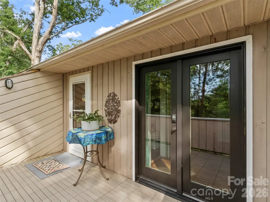 127 Riverview Drive Asheville NC 28806