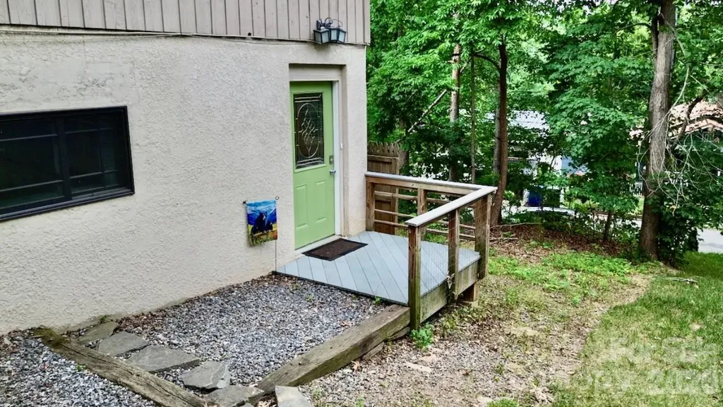 127 Riverview Drive Asheville NC 28806