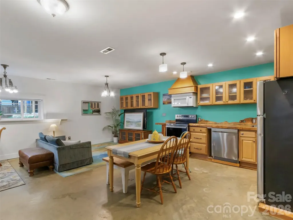 127 Riverview Drive Asheville NC 28806