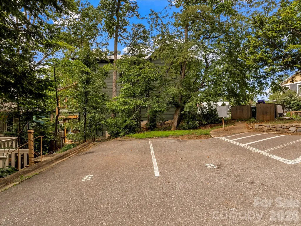 127 Riverview Drive Asheville NC 28806