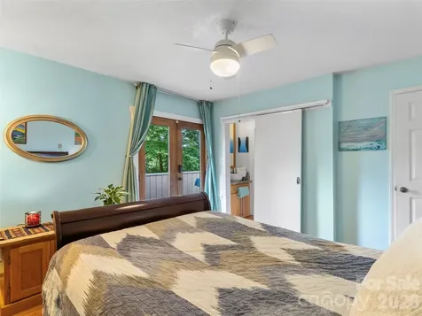 127 Riverview Drive Asheville NC 28806