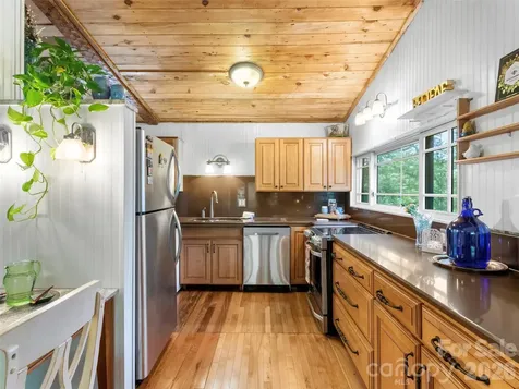 127 Riverview Drive Asheville NC 28806