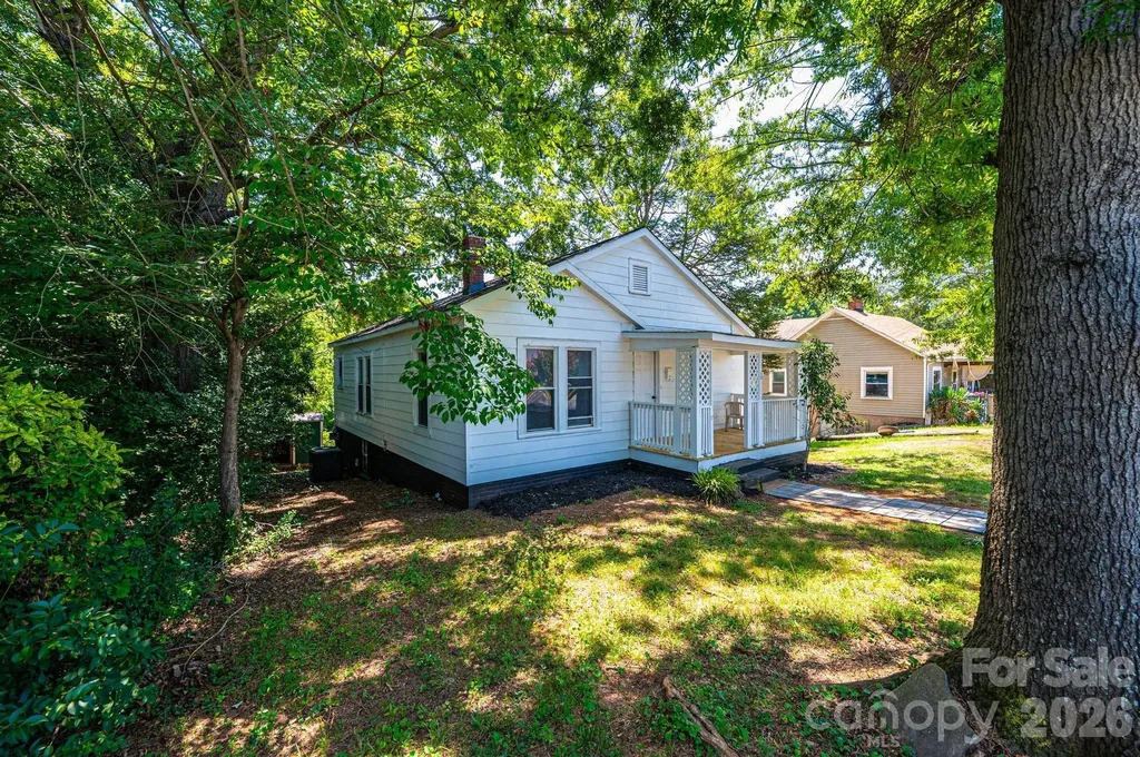 423 N Davis Avenue Newton NC 28658