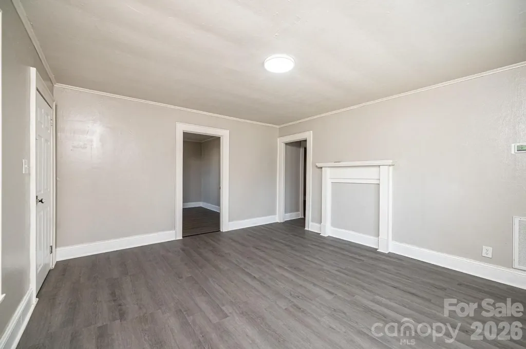 423 N Davis Avenue Newton NC 28658