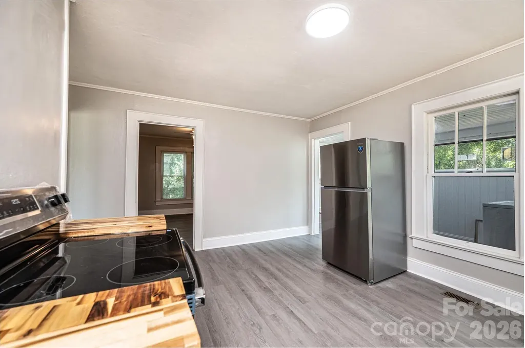 423 N Davis Avenue Newton NC 28658