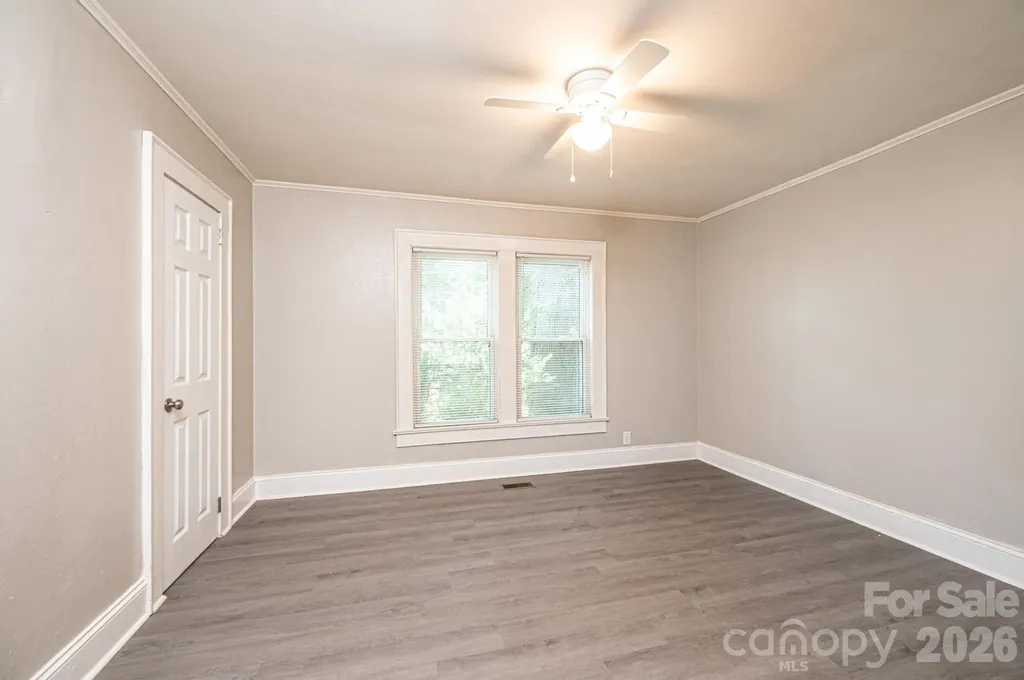 423 N Davis Avenue Newton NC 28658