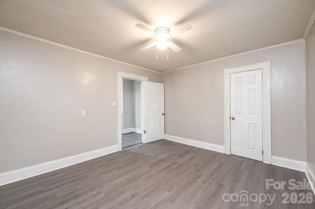 423 N Davis Avenue Newton NC 28658