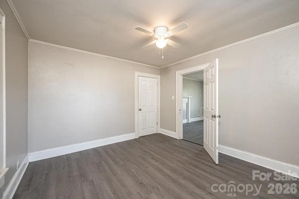 423 N Davis Avenue Newton NC 28658