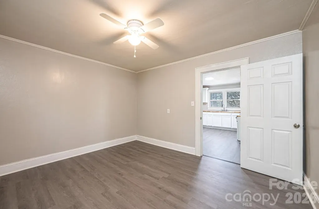 423 N Davis Avenue Newton NC 28658