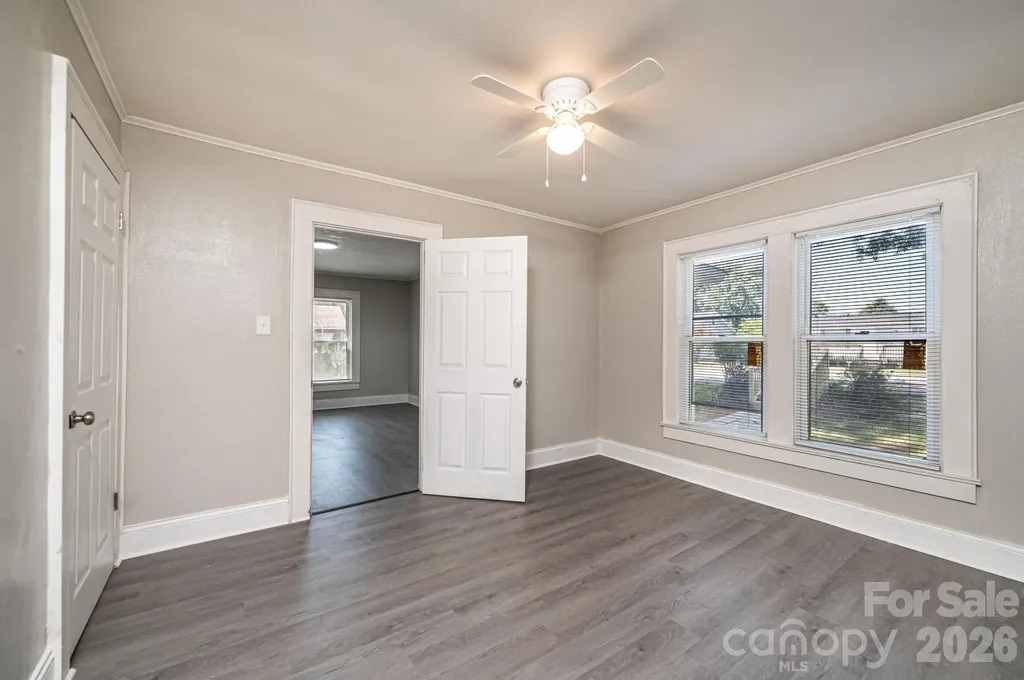 423 N Davis Avenue Newton NC 28658