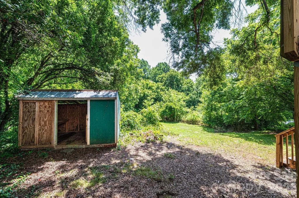 423 N Davis Avenue Newton NC 28658