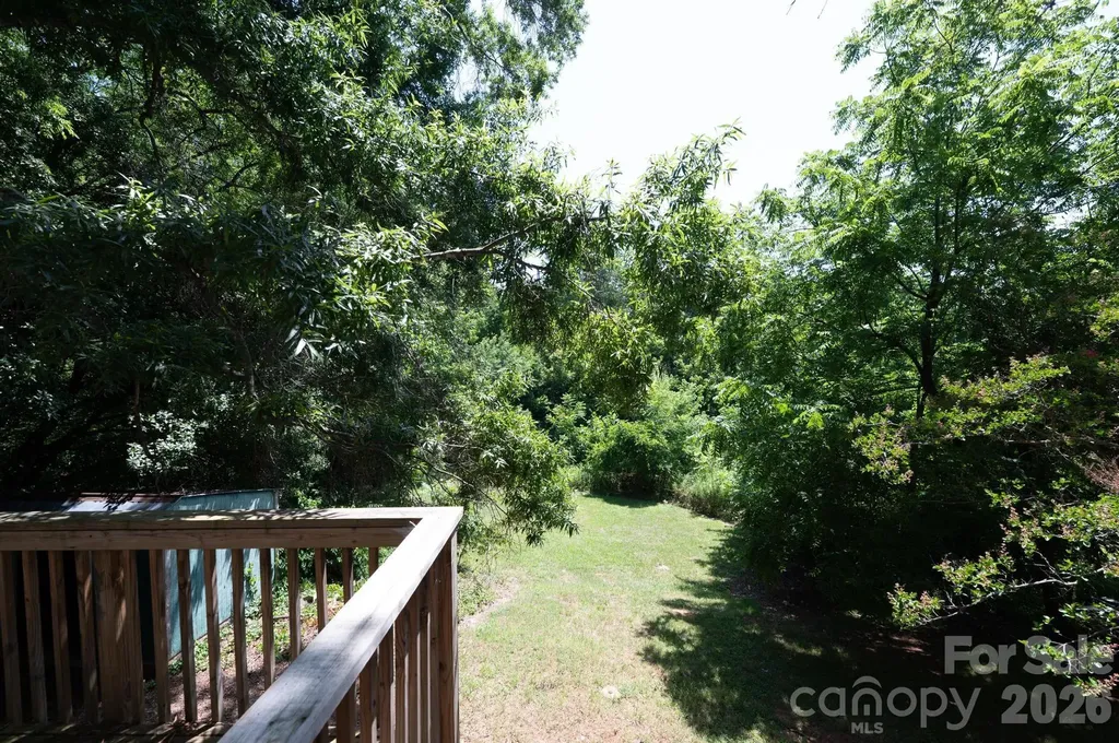 423 N Davis Avenue Newton NC 28658