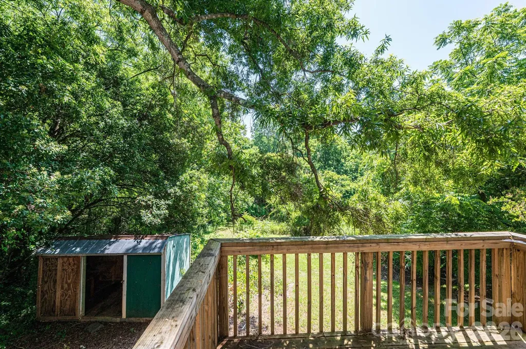 423 N Davis Avenue Newton NC 28658