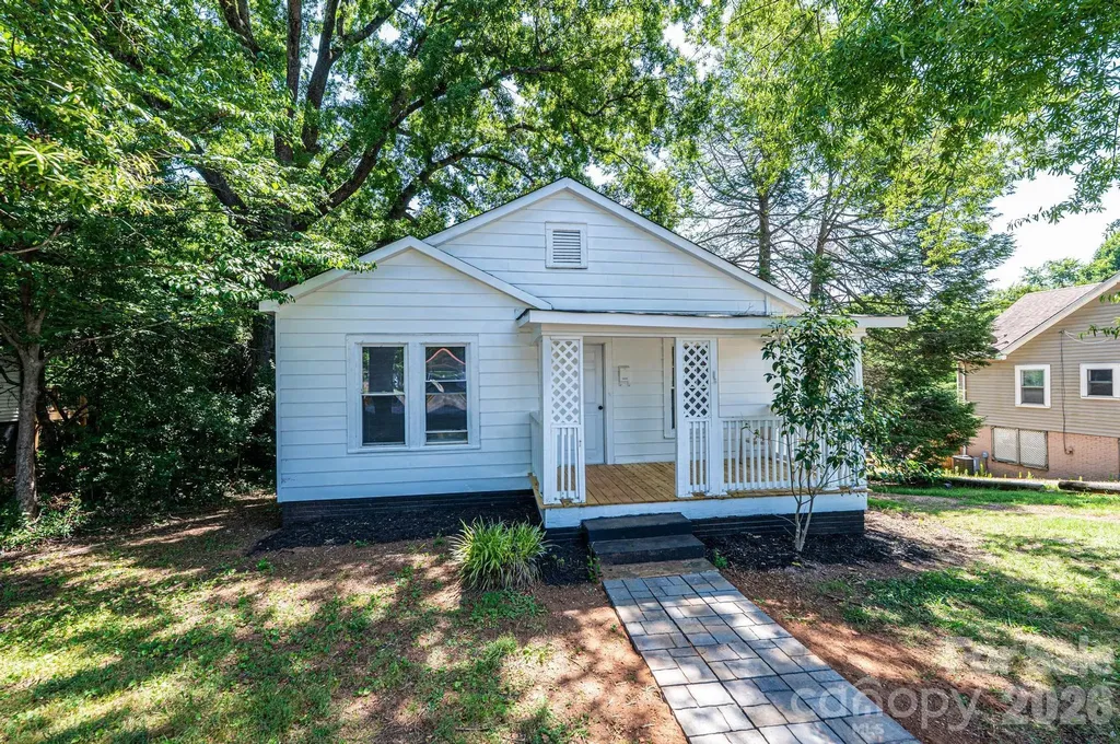 423 N Davis Avenue Newton NC 28658