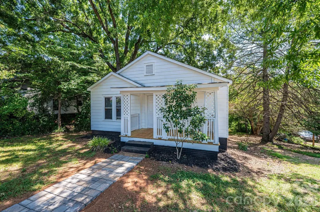 423 N Davis Avenue Newton NC 28658
