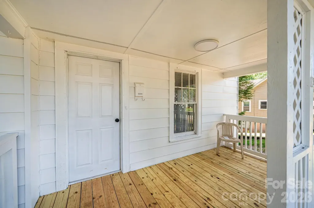 423 N Davis Avenue Newton NC 28658