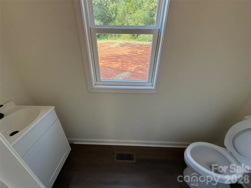 227 S Caldwell Avenue Newton NC 28658