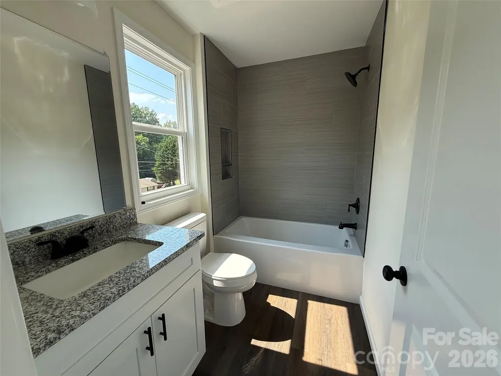 227 S Caldwell Avenue Newton NC 28658