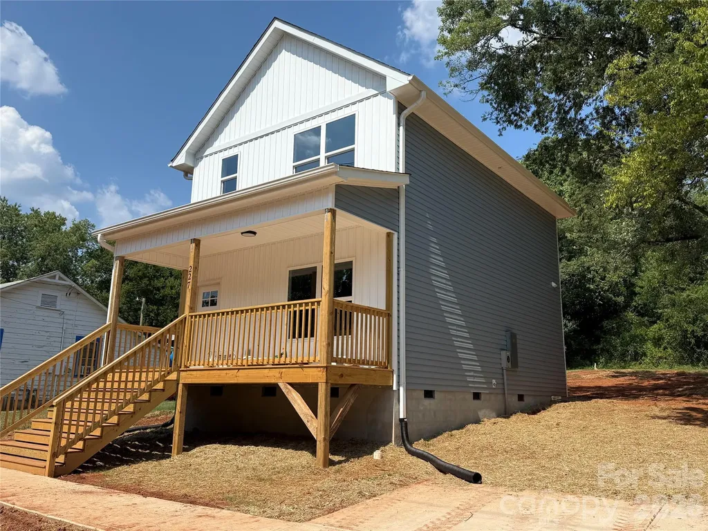 227 S Caldwell Avenue Newton NC 28658