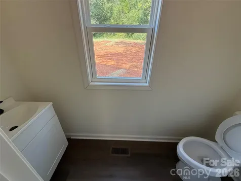 227 S Caldwell Avenue Newton NC 28658
