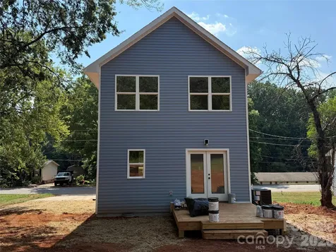 227 S Caldwell Avenue Newton NC 28658