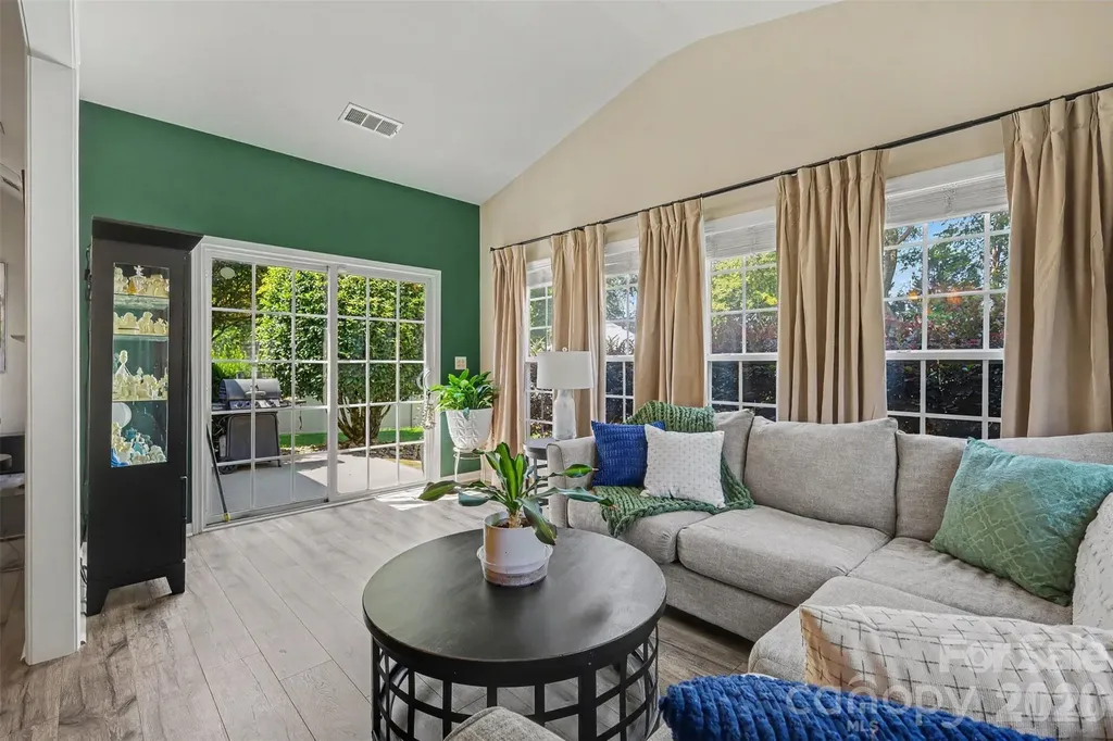 409 Dutchmans Meadow Drive Mount Holly NC 28120