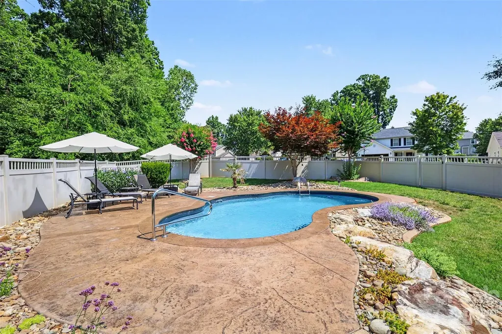 409 Dutchmans Meadow Drive Mount Holly NC 28120