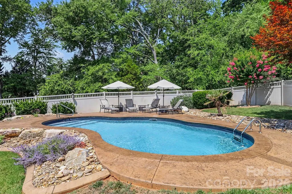 409 Dutchmans Meadow Drive Mount Holly NC 28120