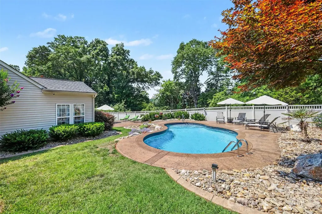409 Dutchmans Meadow Drive Mount Holly NC 28120
