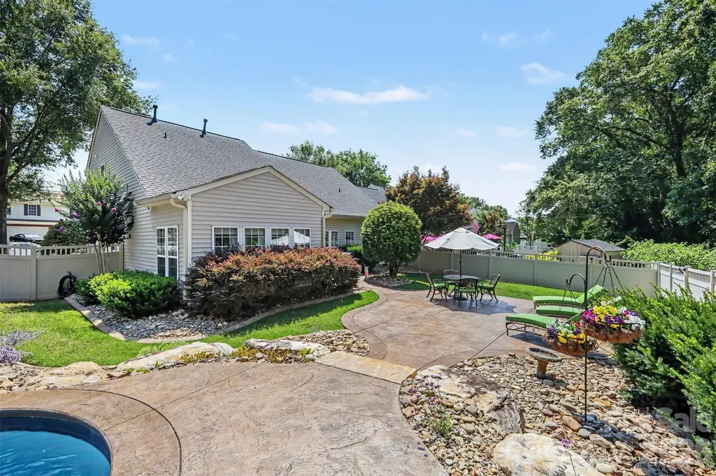 409 Dutchmans Meadow Drive Mount Holly NC 28120