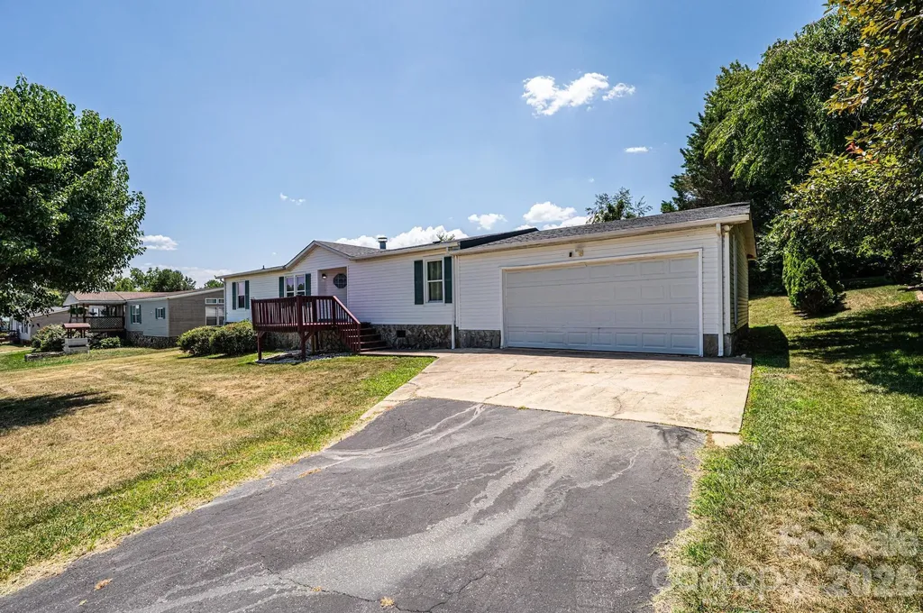 3825 Berry Creek Circle Granite Falls NC 28630