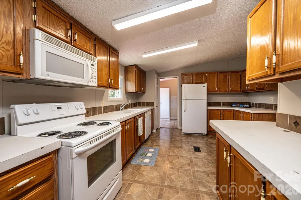 3825 Berry Creek Circle Granite Falls NC 28630