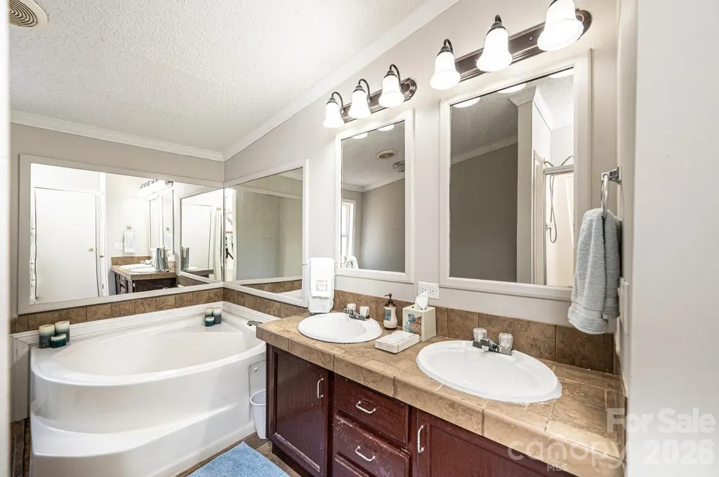 3825 Berry Creek Circle Granite Falls NC 28630