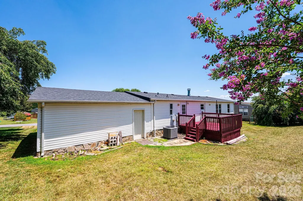 3825 Berry Creek Circle Granite Falls NC 28630