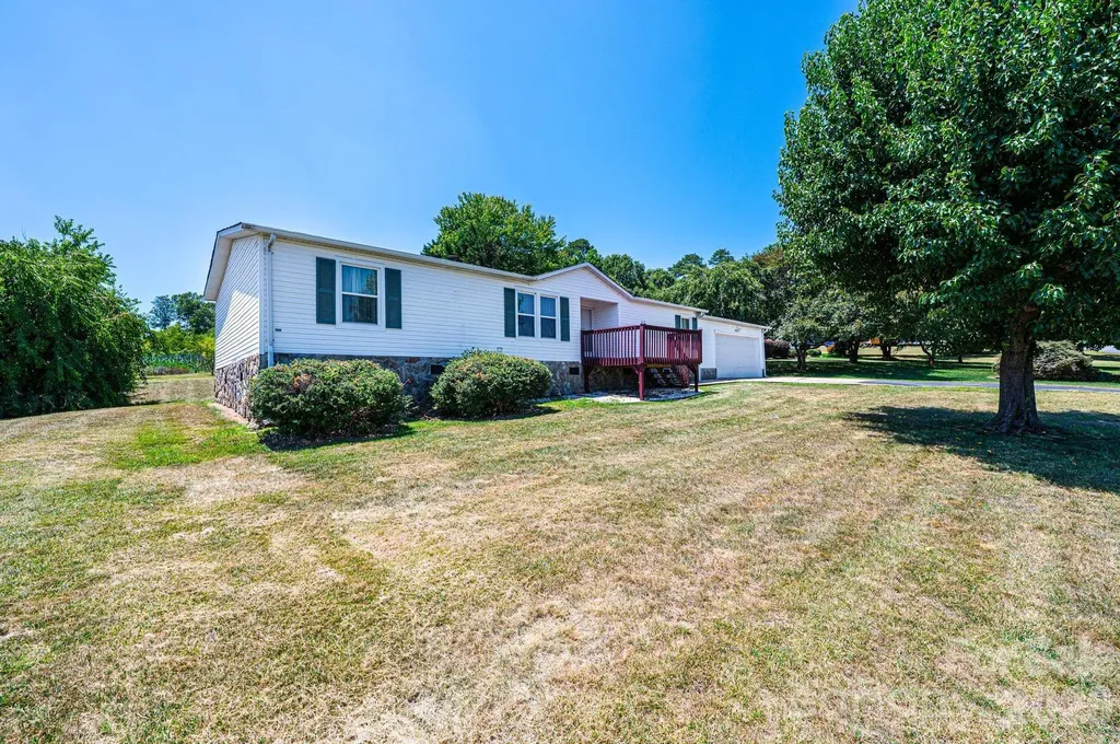 3825 Berry Creek Circle Granite Falls NC 28630