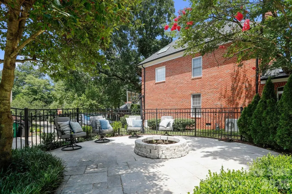 8507 Brownes Pond Lane Charlotte NC 28277