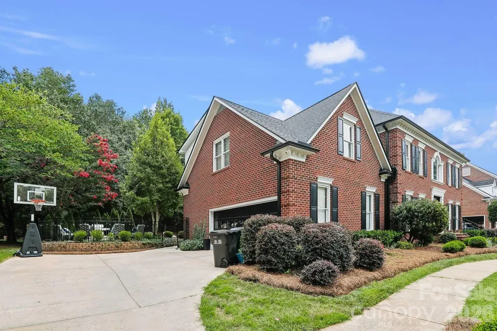 8507 Brownes Pond Lane Charlotte NC 28277