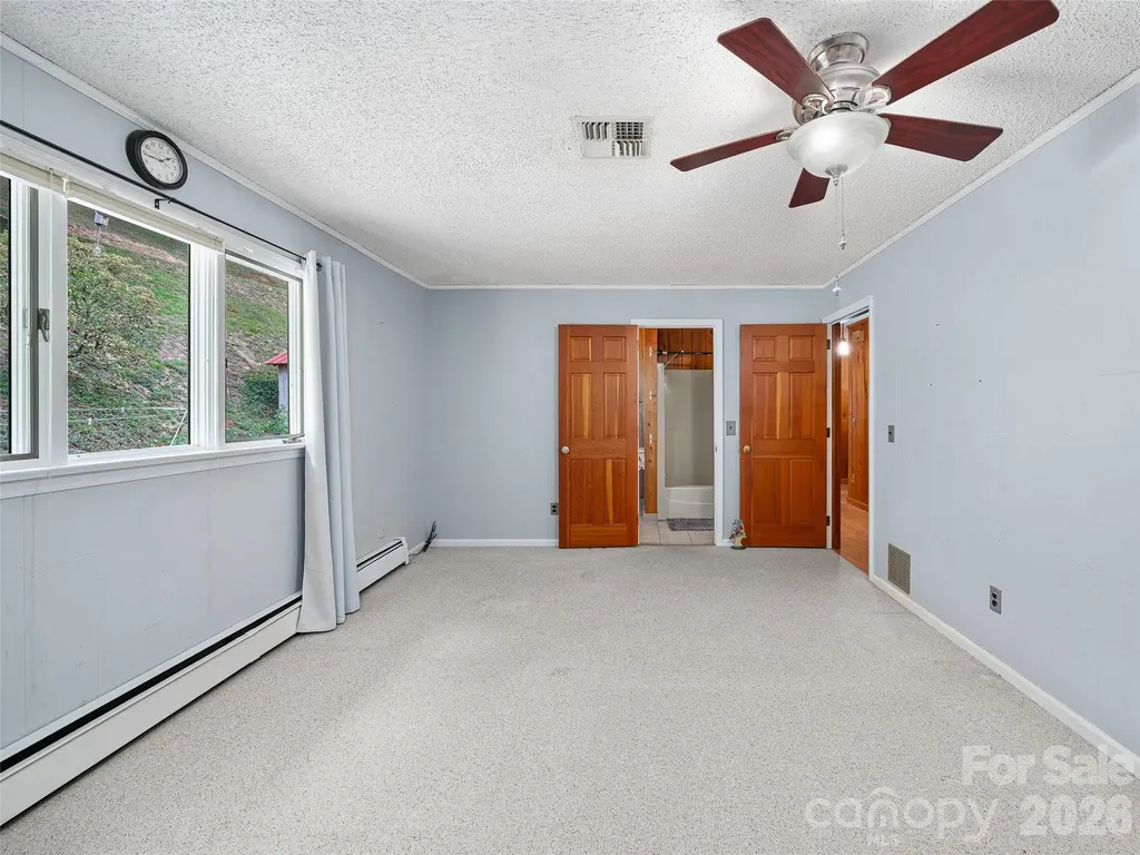 1065 Upper Pig Pen Road Green Mountain NC 28740
