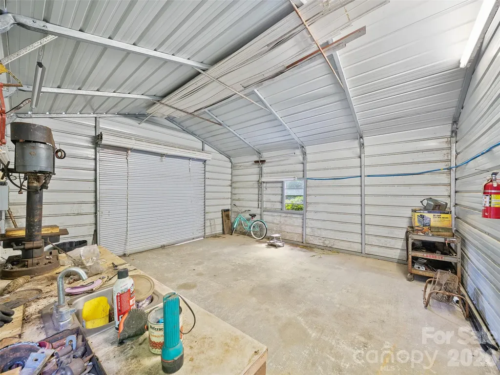 1065 Upper Pig Pen Road Green Mountain NC 28740