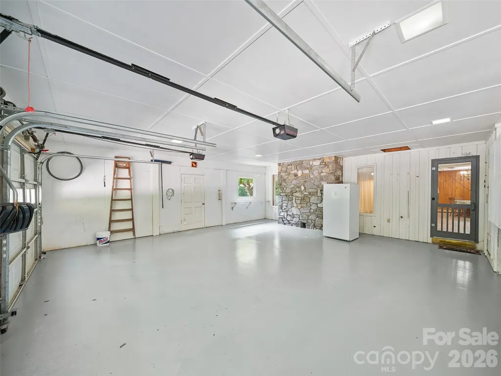 1065 Upper Pig Pen Road Green Mountain NC 28740