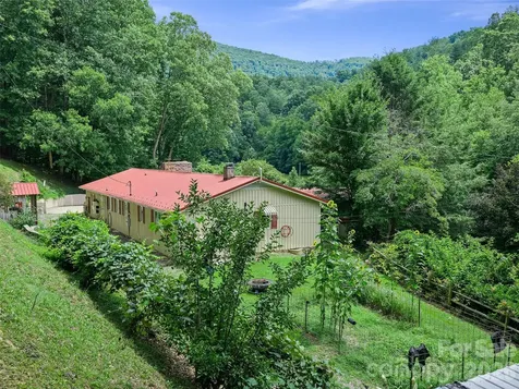 1065 Upper Pig Pen Road Green Mountain NC 28740