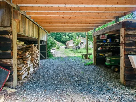 1065 Upper Pig Pen Road Green Mountain NC 28740