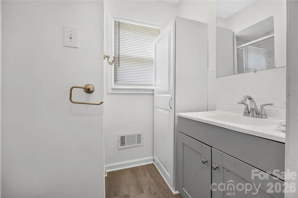 216 W Shannonhouse Street Shelby NC 28152